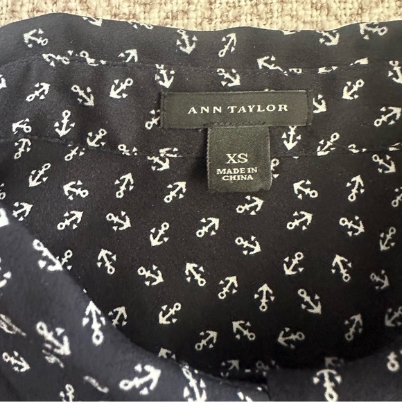 Ann Taylor Nautical Navy Blue Sleeveless Anchor Print Top - Picture 3 of 6